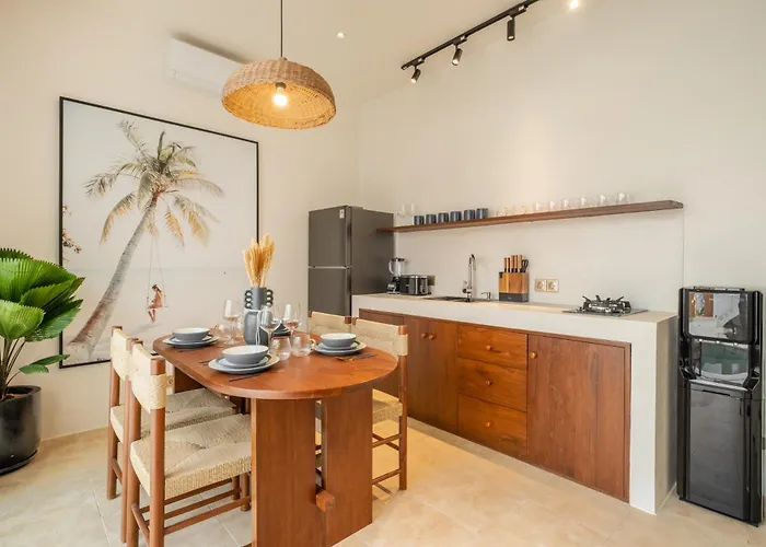 别墅 Tropical 2br At Berawa I Pool I Enclosed Living