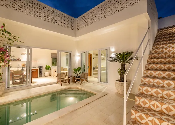 别墅 Tropical 2br At Berawa I Pool I Enclosed Living 坎古