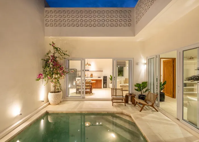 Tropical 2br At Berawa I Pool I Enclosed Living * 坎古