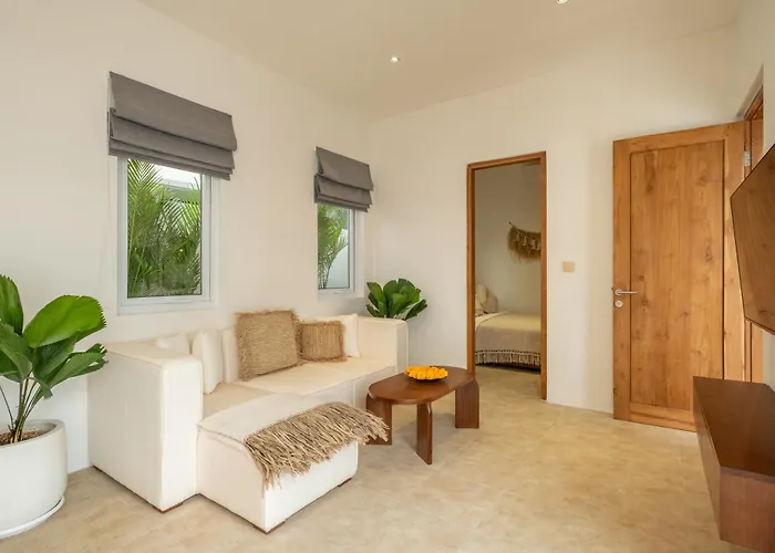 Tropical 2br At Berawa I Pool I Enclosed Living 坎古