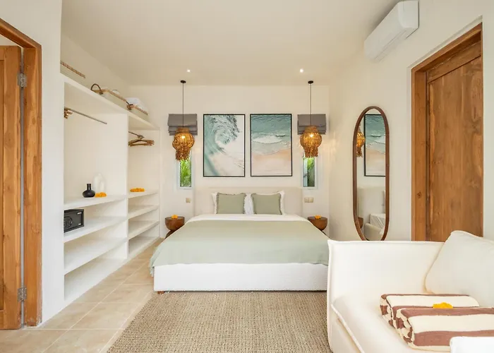 Tropical 2br At Berawa I Pool I Enclosed Living *