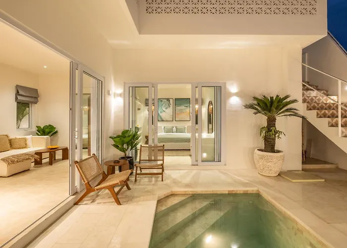 Tropical 2br At Berawa I Pool I Enclosed Living 别墅 *