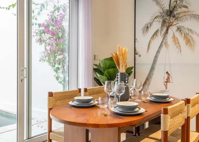 别墅 Tropical 2br At Berawa I Pool I Enclosed Living