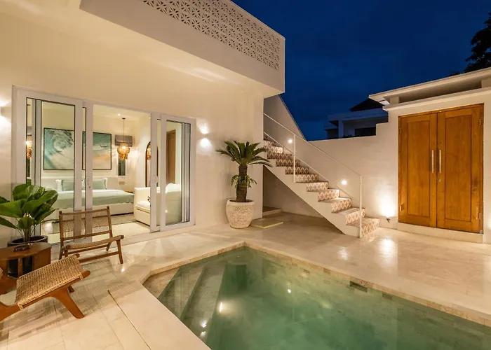 Tropical 2br At Berawa I Pool I Enclosed Living 别墅