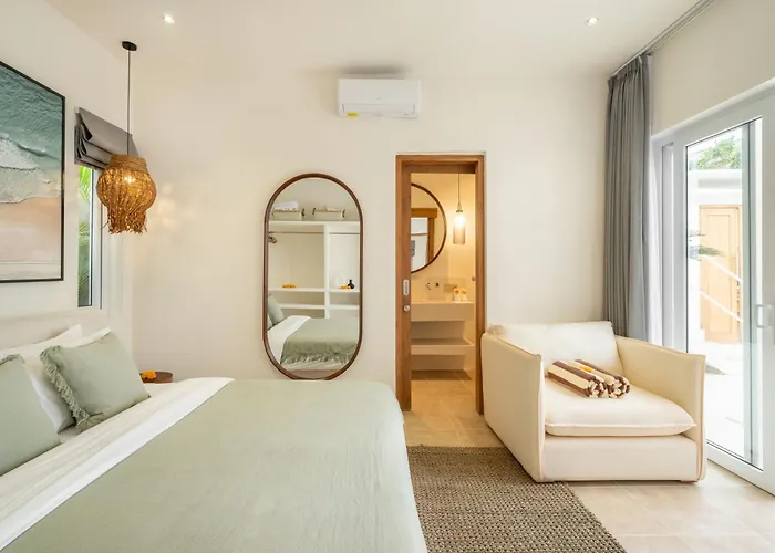 别墅 Tropical 2br At Berawa I Pool I Enclosed Living *