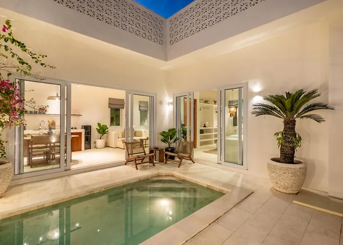 Tropical 2br At Berawa I Pool I Enclosed Living * 坎古